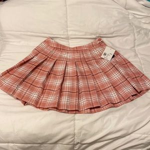 BRAND NEW WITH TAGS; forever 21 pink pleated plaid skirt
